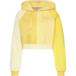 Bluza Guess J BALVIN W0FQ56 RA1B0. Żółte bluzy damskie Guess, s, z aplikacjami, z bawełny, bez rękawów, bez kaptura. W wyprzedaży za 299,00 zł.