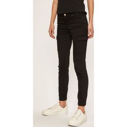 Only - Spodnie. Czarne spodnie damskie ONLY, bez wzorów, z elastanu. W wyprzedaży za 99,90 zł.
