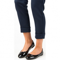 LAKIEROWANE BALERINY. Czerwone baleriny damskie lakierowane marki TOP SHOES, z lakierowanej skóry. Za 39,99 zł.