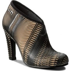 Botki UNITED NUDE - Fold Hi 1002610398 Ivory. Brązowe botki damskie na obcasie marki United Nude, z materiału. W wyprzedaży za 449,00 zł.
