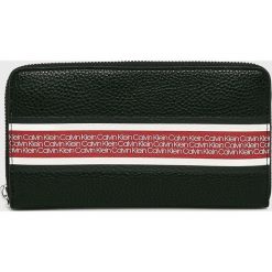 Calvin Klein - Portfel. Czarne portfele damskie marki Calvin Klein, ze skóry ekologicznej. Za 299,90 zł.