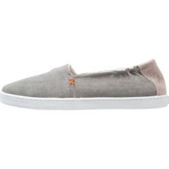 Creepersy damskie: HUB Półbuty wsuwane greyish/white