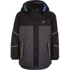 Hummel CLARK Płaszcz zimowy black. Czarne płaszcze dziewczęce marki Hummel, na zimę, z nylonu. W wyprzedaży za 404,10 zł.
