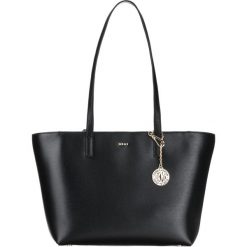 DKNY Bryant Medium Torebka Czarny. Czarne torebki klasyczne damskie DKNY, bez wzorów, ze skóry, bez dodatków. Za 929,95 zł.