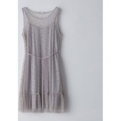 Sukienka mini z ozodobnymi dżetami -. Sukienki damskie Cropp, s, bez wzorów, bez kołnierzyka, bez rękawów, mini. W wyprzedaży za 29,99 zł.