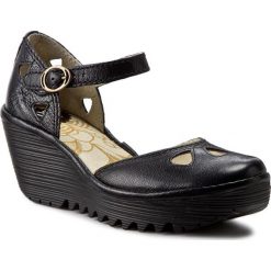 Sandały FLY LONDON - Yuna P500016090 Black. Czarne klapki damskie marki Fly London, bez wzorów, ze skóry, bez obcasa, na obcasie. Za 369,00 zł.