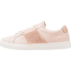 Trampki damskie slip on: Skechers Sport MODA Tenisówki i Trampki light pink