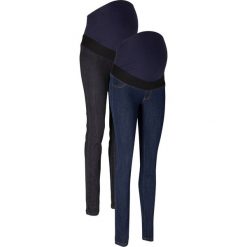 Wygodne jegginsy ciążowe (2 pary) bonprix ciemny denim - czarny "stone". Czarne jeansy damskie bonprix, z jeansu. Za 169,98 zł.