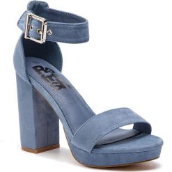 Sandały REFRESH - 69803 Jeans. Niebieskie klapki damskie Refresh, bez wzorów, z jeansu, bez obcasa, na obcasie. W wyprzedaży za 139,00 zł.