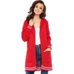Sweter kardigan z kapturem ls210. Czerwone kardigany damskie marki Lemoniade. W wyprzedaży za 119,00 zł.