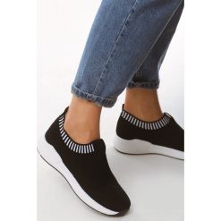 Czarne Buty Sportowe Girl Power!. Czarne buty sportowe damskie Born2be, bez wzorów, sportowe. Za 49,99 zł.