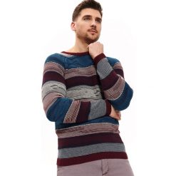 Sweter teksturowy. Czerwone swetry męskie Top Secret, na lato, xl, bez wzorów, z dzianiny, eleganckie, bez kołnierzyka, bez kaptura. W wyprzedaży za 89,99 zł.