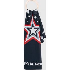 Tommy Jeans - Chusta. Niebieskie chusty damskie marki Tommy Jeans, z bawełny. W wyprzedaży za 129,90 zł.