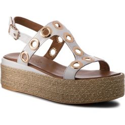 Espadryle INUOVO - 8916 White. Białe espadryle damskie Inuovo, bez wzorów, ze skóry, bez obcasa. W wyprzedaży za 179,00 zł.