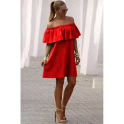Sukienka KARISA RED. Czerwone sukienki damskie IVET, m, z aplikacjami, eleganckie, bez kołnierzyka, z krótkim rękawem, krótkie, mini, z odkrytymi ramionami. W wyprzedaży za 49,00 zł.