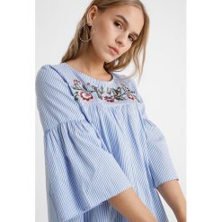 Bluzki asymetryczne: Dorothy Perkins Petite STRIPE EMBROIDERED YOKE SMOCK Bluzka blue