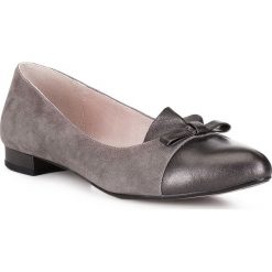 Buty damskie. Niebieskie baleriny damskie Wittchen, bez wzorów, ze skóry, bez obcasa. W wyprzedaży za 279,90 zł.