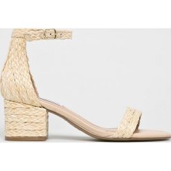 Steve Madden - Sandały skórzane Irenee. Szare sandały damskie ze skóry, na klamry. Za 379,90 zł.