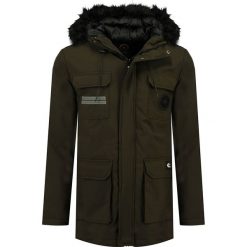 Kurtka zimowa "Batneak" w kolorze khaki. Brązowe kurtki męskie Canadian Peak, na zimę, s, bez wzorów, bez kaptura. W wyprzedaży za 335,95 zł.