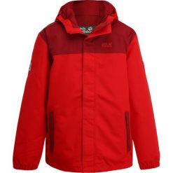 Jack Wolfskin KAJAK FALLS Kurtka Outdoor ruby red. Czerwone kurtki sportowe damskie Jack Wolfskin, z poliesteru, outdoorowe. W wyprzedaży za 299,25 zł.