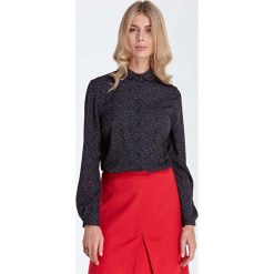 Czarna Elegancka Bluzka Koszulowa z Okrągłym Kołnierzykiem w Łączkę. Czarne podkoszulki damskie marki Molly.pl, s, bez wzorów, z okrągłym kołnierzem. Za 121,90 zł.