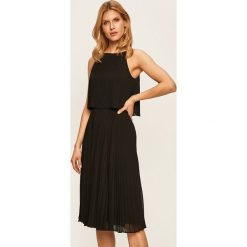 Emporio Armani - Sukienka. Czarne sukienki damskie Emporio Armani, na co dzień, bez wzorów, z poliesteru, casualowe, z okrągłym kołnierzem, bez rękawów, midi, rozkloszowane. Za 1799,00 zł.