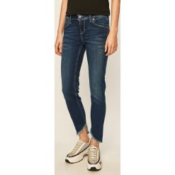 Mustang - Jeansy Jasmin. Niebieskie jeansy damskie Mustang. Za 339,90 zł.