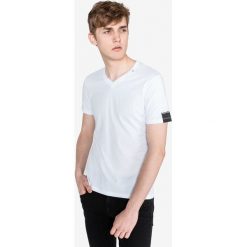 Replay Koszulka Biały. Białe podkoszulki męskie Replay, l, z haftami, z bawełny, bez kołnierzyka, z krótkim rękawem, krótkie. Za 154,95 zł.