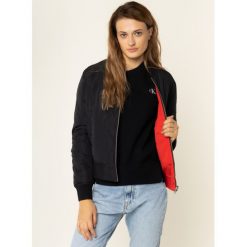 Kurtka bomber Calvin Klein Jeans J20J212909. Zielone kurtki damskie Calvin Klein Jeans, l, bez wzorów, z poliesteru, bez kaptura. W wyprzedaży za 519,00 zł.