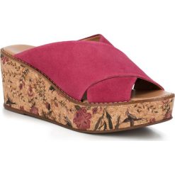 Buty damskie. Czerwone koturny damskie Wittchen, bez obcasa, na koturnie, bez zapięcia. W wyprzedaży za 199,90 zł.