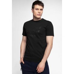 T-shirt męski TSM004 - głęboka czerń. Szare koszulki męskie 4f, m, bez wzorów, bez kołnierzyka. Za 39,99 zł.