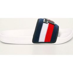 Tommy Hilfiger - Klapki. Klapki damskie TOMMY HILFIGER, bez wzorów, z gumy, bez obcasa, na obcasie. W wyprzedaży za 139,90 zł.