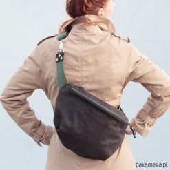 Duża nerka -saszetka gorzka czekolada. Pomarańczowe nerki damskie Pakamera, bez wzorów, ze skóry, duże, bez dodatków. Za 185,00 zł.