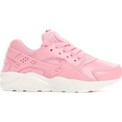 Różowe Buty Sportowe Pink Candy. Czerwone buty sportowe dziewczęce Born2be, z okrągłym noskiem, na płaskiej podeszwie, na sznurówki. Za 69,99 zł.