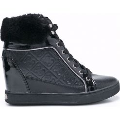 Guess Jeans - Buty. Czarne koturny damskie Guess Jeans, z okrągłym noskiem, bez obcasa, na obcasie, na sznurówki. W wyprzedaży za 399,90 zł.