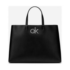 Calvin Klein Re-Lock Torebka Czarny. Czarne torebki klasyczne damskie Calvin Klein, w paski, z materiału, bez dodatków. Za 738,95 zł.