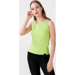 Guess Daria Podkoszulek Zielony. Zielone podkoszulki damskie Guess, s, z haftami, z elastanu, bez kołnierzyka, bez rękawów. Za 176,95 zł.