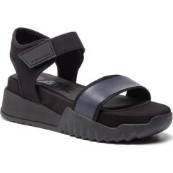 Sandały G-Star Raw Rackam Rovic Sandal D12446-5352-990. Czarne klapki damskie G-Star RAW, bez wzorów, bez obcasa. W wyprzedaży za 209,00 zł.