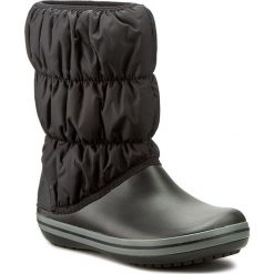 Śniegowce CROCS - Winter Puff Boot 14614 Black/Charcoal. Czarne śniegowce chłopięce Crocs, bez zapięcia. W wyprzedaży za 199,00 zł.