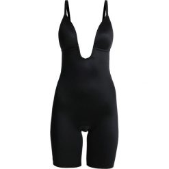 Spanx SUIT YOUR FANCY PLUNGE LOW BACK MID TIGH Body very black. Czarne body damskie marki Spanx, m, z elastanu. Za 669,00 zł.
