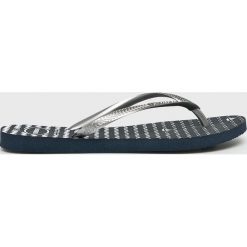 Havaianas - Japonki. Niebieskie klapki damskie Havaianas, bez wzorów, z gumy, bez obcasa, na obcasie. W wyprzedaży za 69,90 zł.