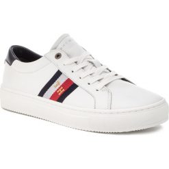 Sneakersy TOMMY HILFIGER - Corporate Leather Detail Sneaker FM0FM02244 White 100. Białe sneakersy męskie TOMMY HILFIGER, na co dzień, bez wzorów, ze skóry, eleganckie, bez zapięcia. Za 649,00 zł.