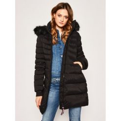 Płaszcz zimowy TOMMY HILFIGER Pamela WW0WW25553. Czarne płaszcze damskie TOMMY HILFIGER, na zimę, l, bez wzorów, z elastanu. W wyprzedaży za 1079,00 zł.