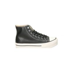 Buty Victoria 1061107. Czarne trampki i tenisówki damskie Victoria, bez wzorów, bez zapięcia. Za 246,77 zł.