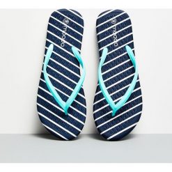 Klapki typu japonki. Niebieskie klapki damskie Moodo, bez wzorów, bez obcasa. Za 9,99 zł.
