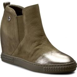 Sneakersy CARINII - B3771/N I43-000-PSK-B88. Zielone półbuty damskie marki Carinii, bez wzorów, ze skóry, bez obcasa, na koturnie, bez zapięcia. W wyprzedaży za 259,00 zł.