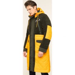 Kurtka puchowa NIKE Sport Pack BV4797. Pomarańczowe kurtki sportowe męskie Nike, xl, bez wzorów, z poliesteru, bez kaptura. W wyprzedaży za 619,00 zł.