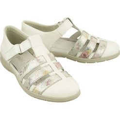 COMFORTABEL 942173-3 weiss/spring, półbuty letnie damskie. Sandały damskie Comfortabel, bez wzorów, ze skóry, bez obcasa, bez zapięcia. Za 349,90 zł.