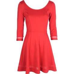 Guess Sukienka. Sukienki damskie Guess, z aplikacjami, z tkaniny, z okrągłym kołnierzem, bez rękawów, rozkloszowane. Za 189,00 zł.