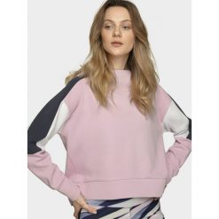 Bluza damska BLD604 - jasny fiolet - Outhorn. Bluzy damskie Outhorn, bez wzorów, z krótkim rękawem, krótkie, bez kaptura. W wyprzedaży za 89,99 zł.